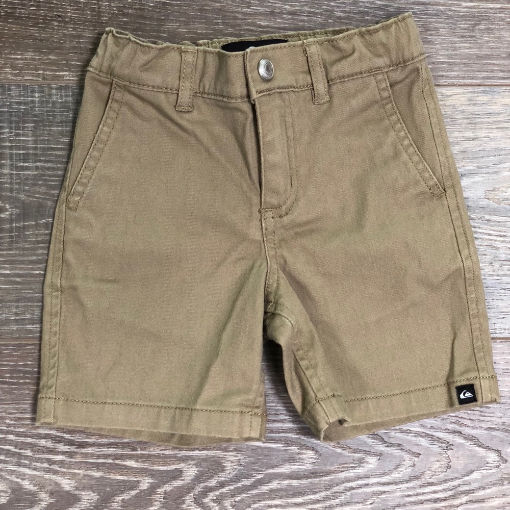 Boys Quiksilver casual walking shorts